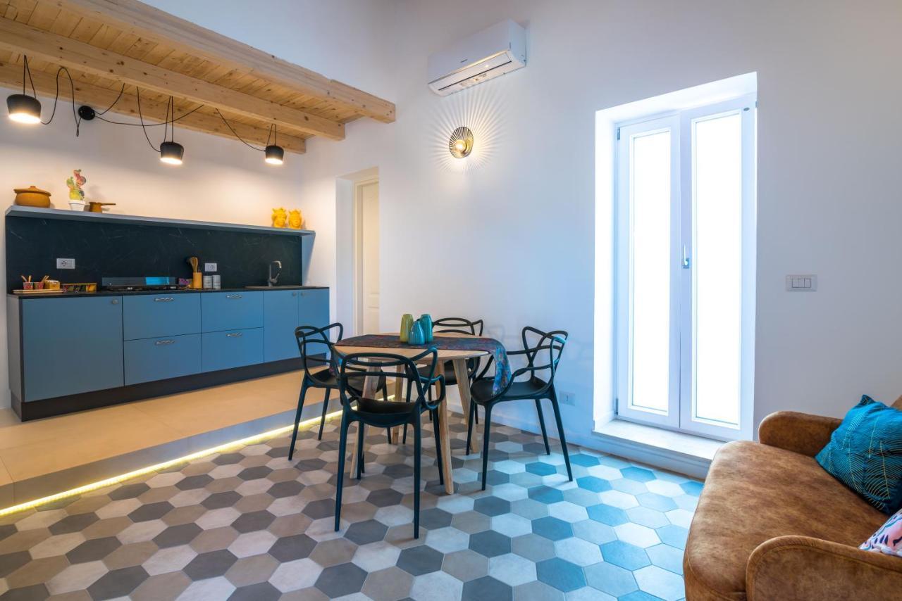 Dimora Di Levante- Ortigia Holidays Syrakusa Exteriör bild